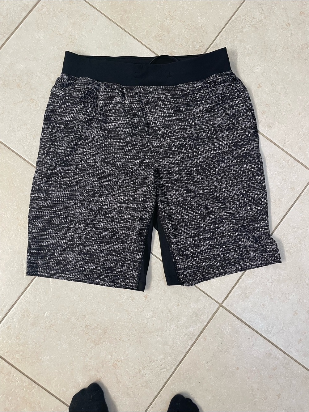 lululemon athletica Men's Black Heather Athletic Shorts